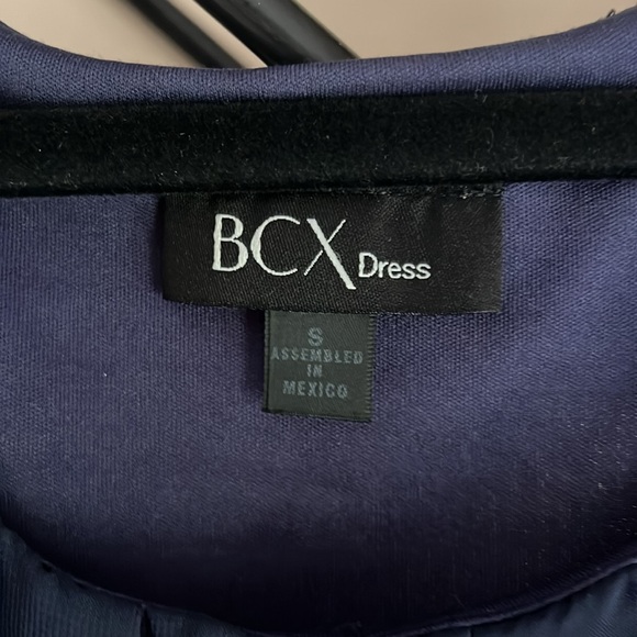 Small. Navy blue & sleeveles.  Above  the knee dress. - Picture 2 of 3